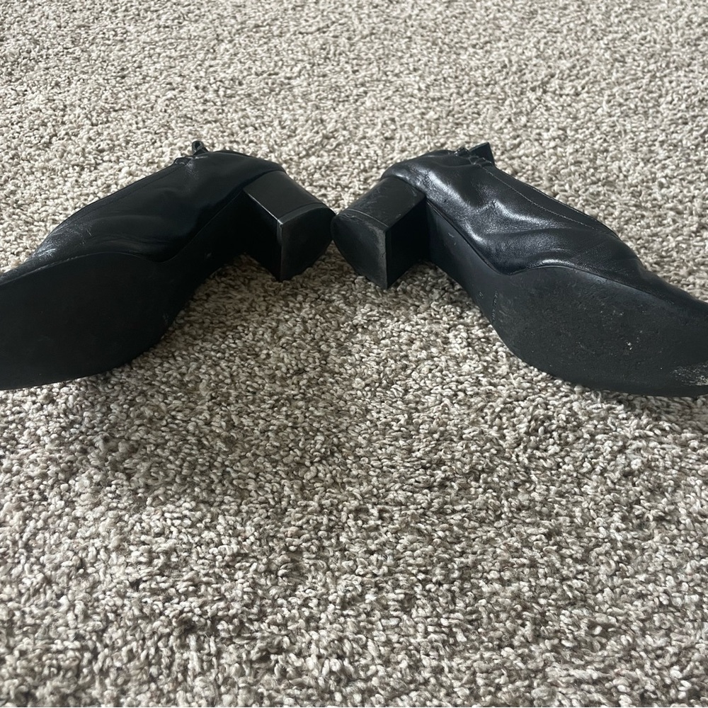 Everlane day glove heels